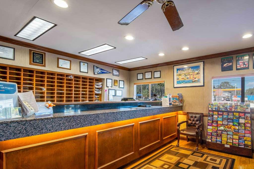 Tampa Bay Extended Stay - Airport Interior photo