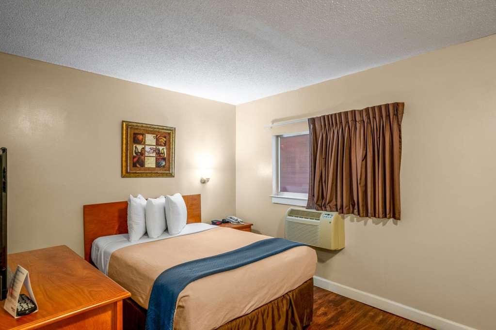 Tampa Bay Extended Stay - Airport Room photo